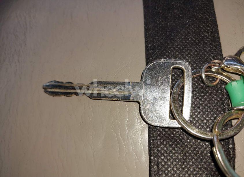 Photo 11 of 2004 Toyota Camry LE (VIN 4T1BE32KX4U864073)