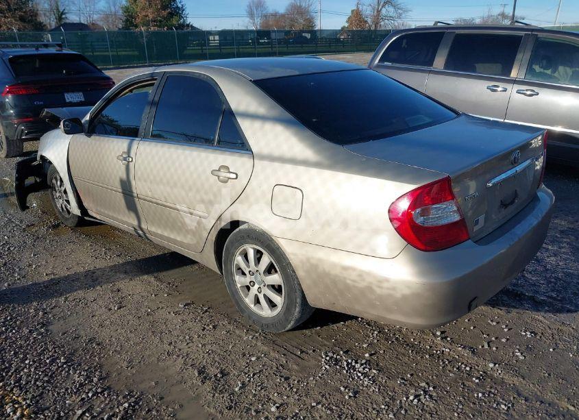 Photo 3 of 2004 Toyota Camry LE (VIN 4T1BE32KX4U864073)