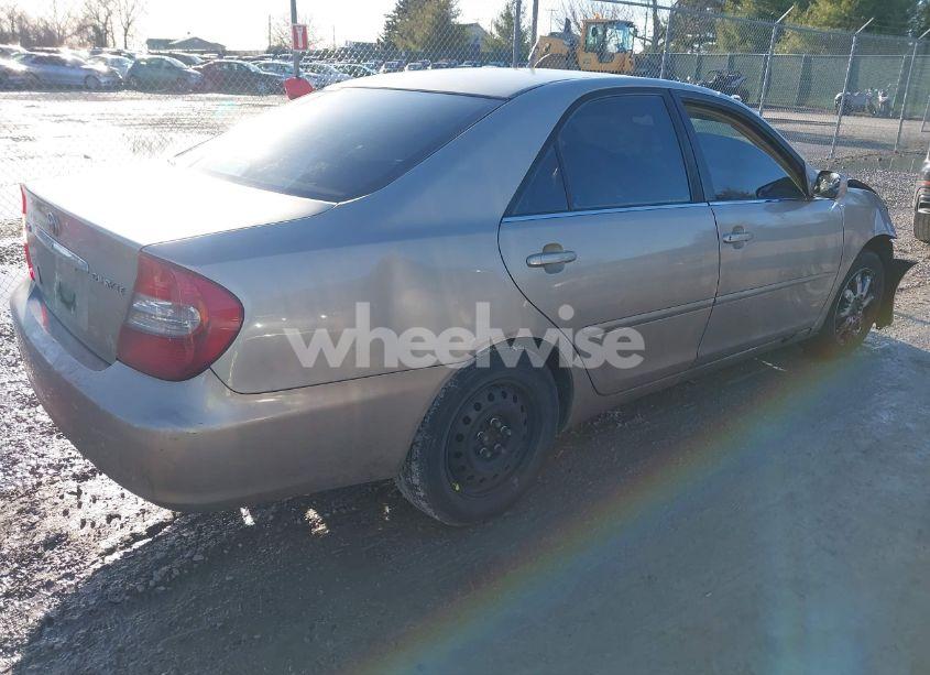 Photo 4 of 2004 Toyota Camry LE (VIN 4T1BE32KX4U864073)