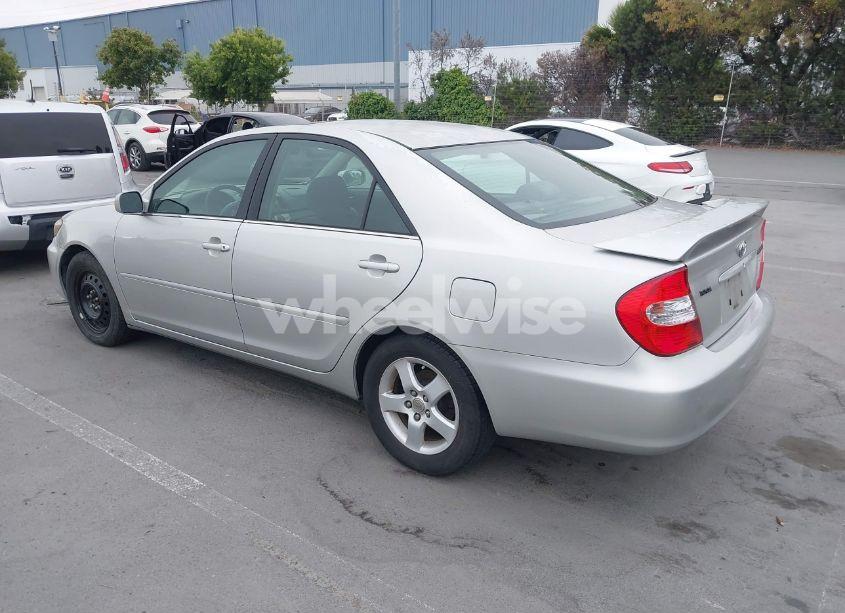 Photo 3 of 2004 Toyota Camry SE (VIN 4T1BE32KX4U879138)