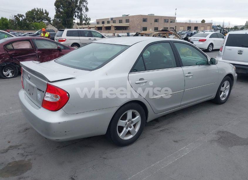 Photo 4 of 2004 Toyota Camry SE (VIN 4T1BE32KX4U879138)