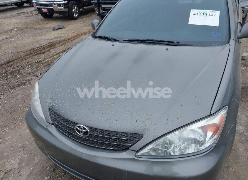 Photo 10 of 2004 Toyota Camry LE (VIN 4T1BE32KX4U881102)