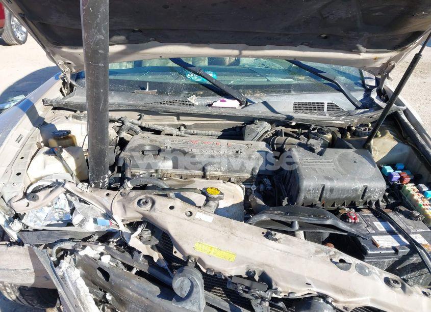 Photo 10 of 2004 Toyota Camry LE (VIN 4T1BE32KX4U902062)