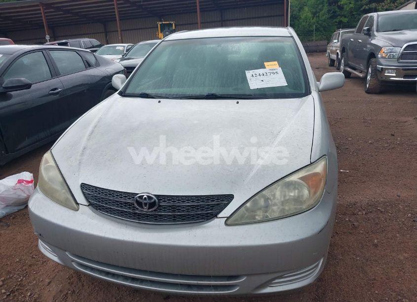 Photo 6 of 2004 Toyota Camry STD (VIN 4T1BE32KX4U914230)