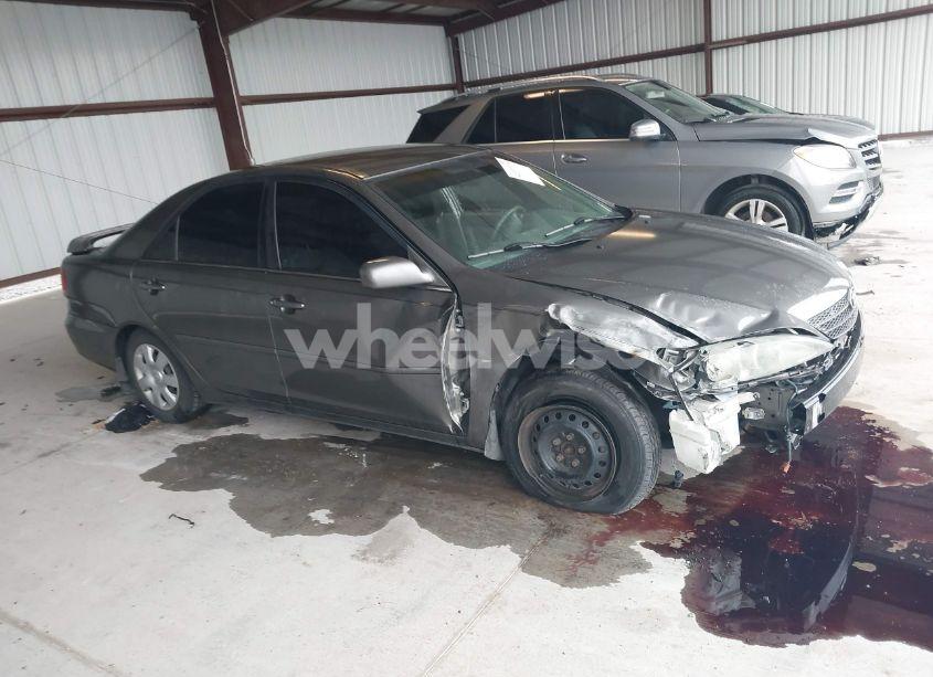 Photo 13 of 2004 Toyota Camry LE/SE/STD/XLE (VIN 4T1BE32KX4U919993)