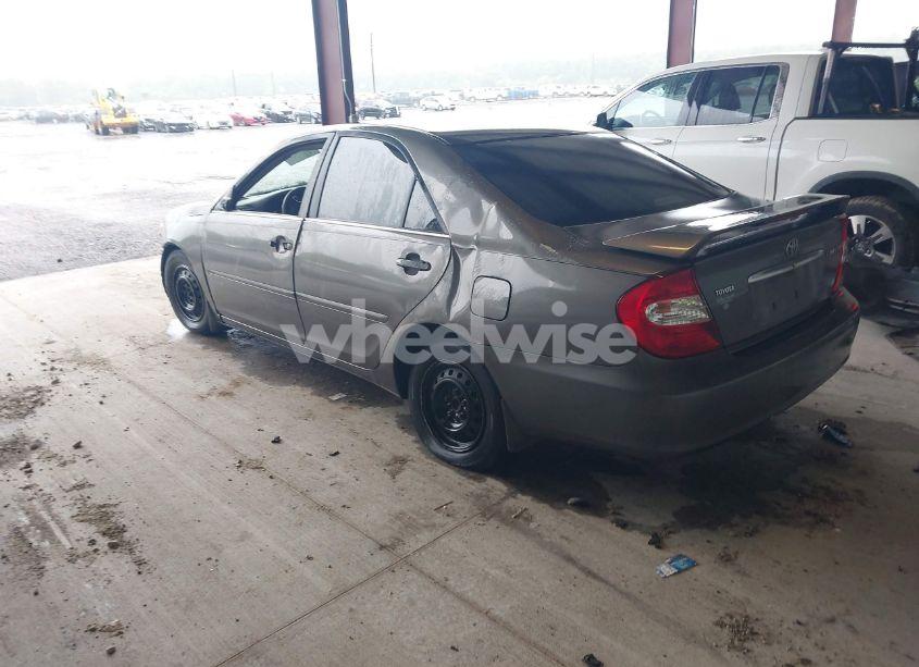 Photo 3 of 2004 Toyota Camry LE/SE/STD/XLE (VIN 4T1BE32KX4U919993)