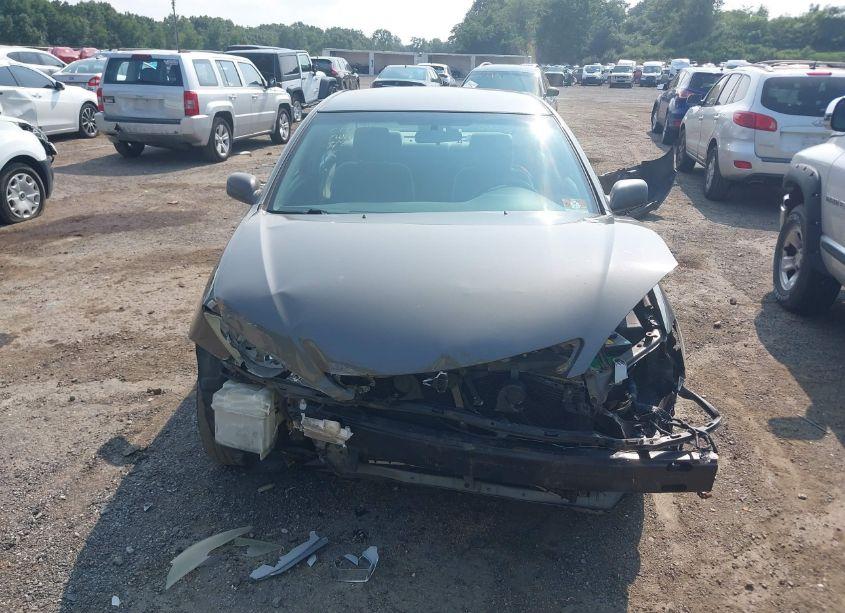 Photo 12 of 2004 Toyota Camry LE (VIN 4T1BE32KX4U930024)