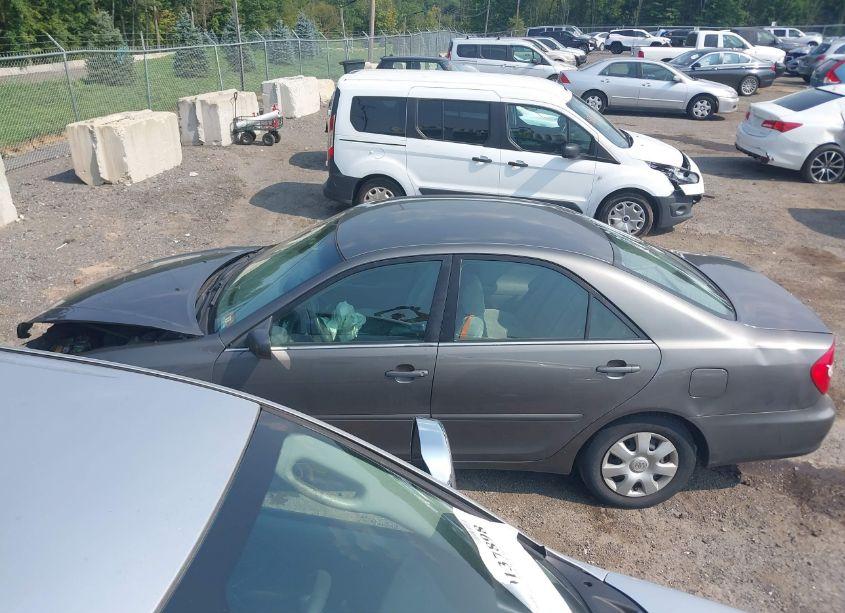 Photo 14 of 2004 Toyota Camry LE (VIN 4T1BE32KX4U930024)