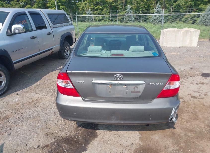 Photo 16 of 2004 Toyota Camry LE (VIN 4T1BE32KX4U930024)