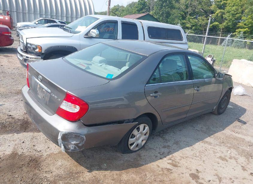 Photo 4 of 2004 Toyota Camry LE (VIN 4T1BE32KX4U930024)