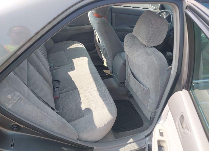 Photo 8 of 2004 Toyota Camry LE (VIN 4T1BE32KX4U930024)