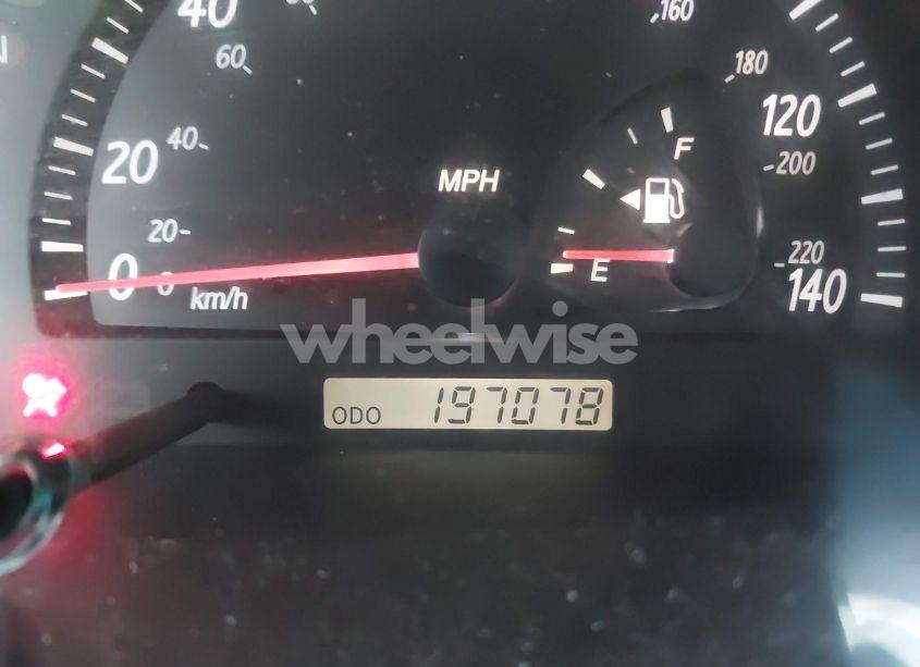 Photo 16 of 2004 Toyota Camry XLE (VIN 4T1BE32KX4U931609)