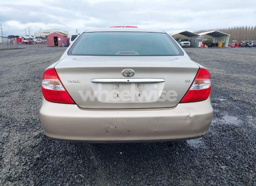 Photo 17 of 2004 Toyota Camry XLE (VIN 4T1BE32KX4U931609)