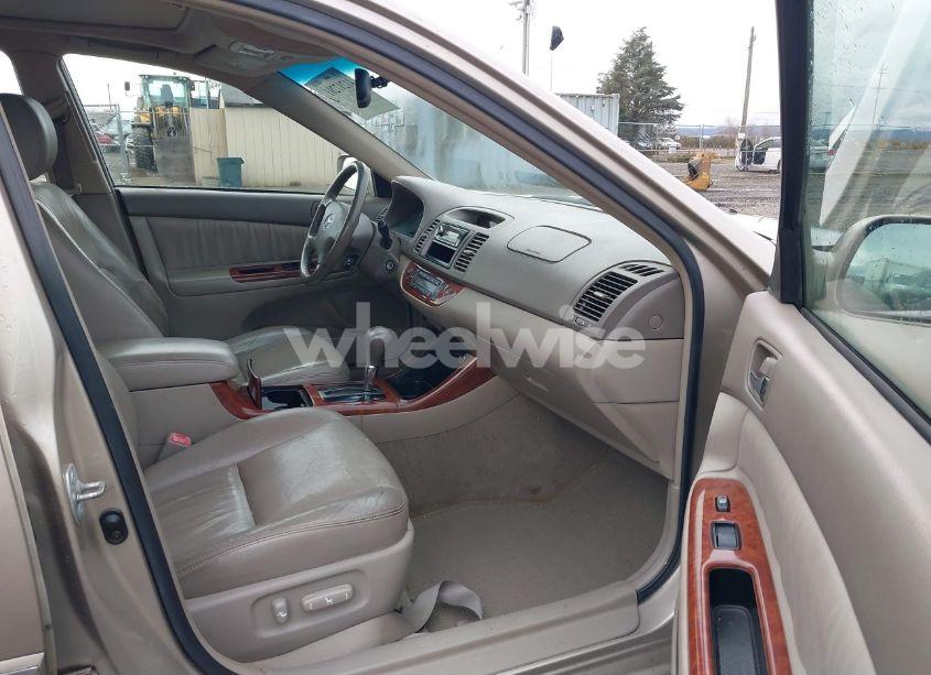 Photo 5 of 2004 Toyota Camry XLE (VIN 4T1BE32KX4U931609)