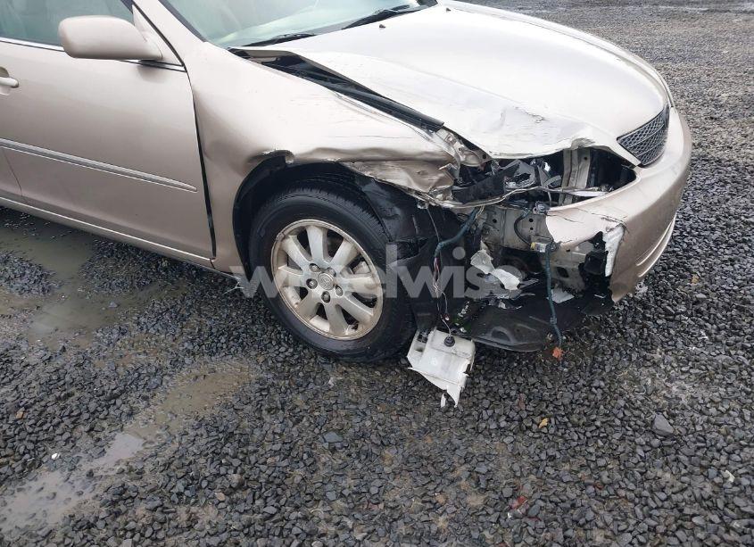 Photo 6 of 2004 Toyota Camry XLE (VIN 4T1BE32KX4U931609)