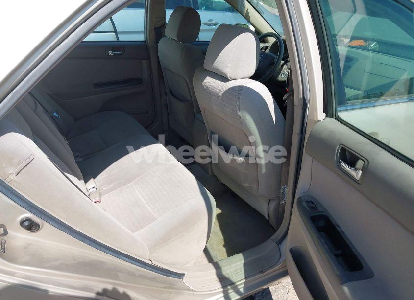 Photo 8 of 2005 Toyota Camry LE/SE/STD/XLE (VIN 4T1BE32KX5U030886)