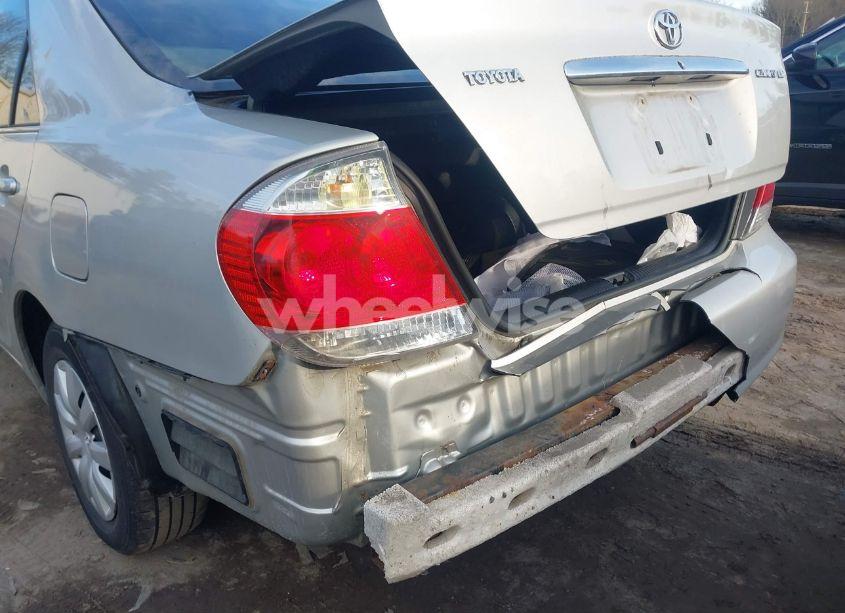 Photo 6 of 2005 Toyota Camry LE (VIN 4T1BE32KX5U045405)