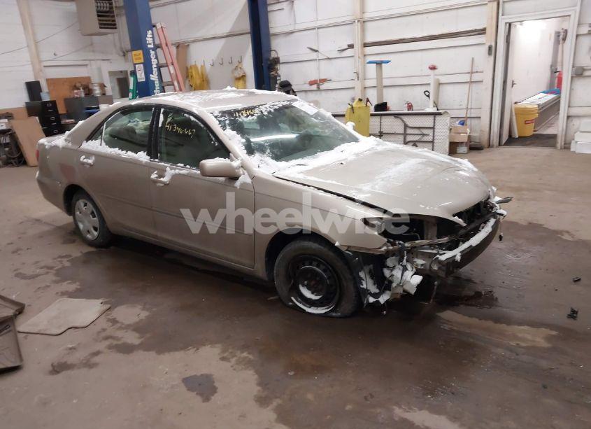 Photo 14 of 2005 Toyota Camry LE (VIN 4T1BE32KX5U046599)