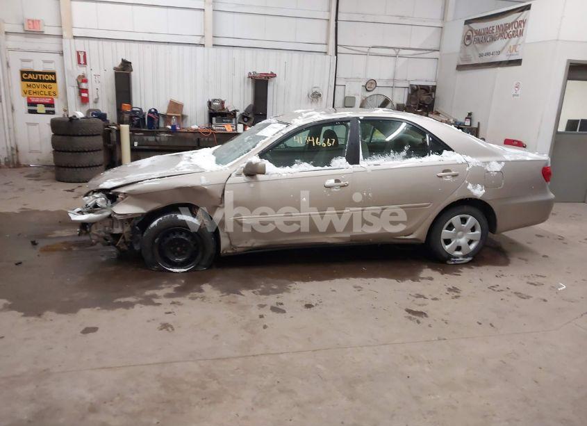 Photo 15 of 2005 Toyota Camry LE (VIN 4T1BE32KX5U046599)