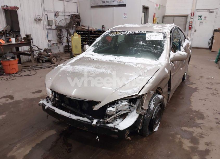 Photo 2 of 2005 Toyota Camry LE (VIN 4T1BE32KX5U046599)