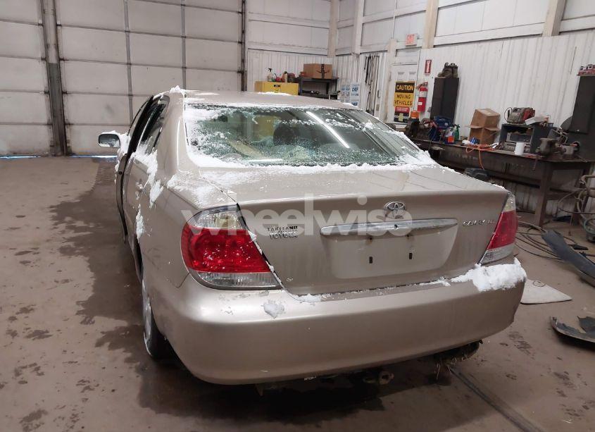 Photo 3 of 2005 Toyota Camry LE (VIN 4T1BE32KX5U046599)