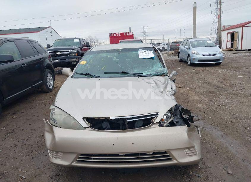 Photo 11 of 2005 Toyota Camry LE (VIN 4T1BE32KX5U049910)