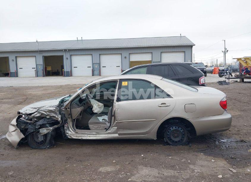 Photo 13 of 2005 Toyota Camry LE (VIN 4T1BE32KX5U049910)