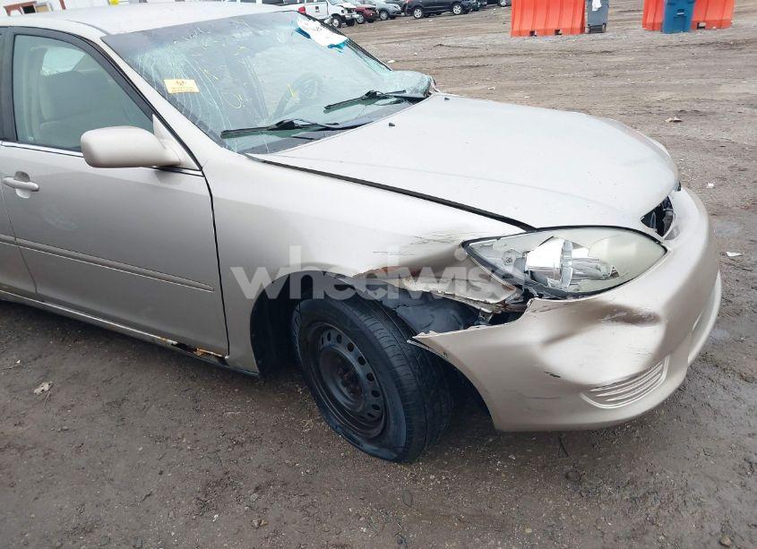 Photo 17 of 2005 Toyota Camry LE (VIN 4T1BE32KX5U049910)