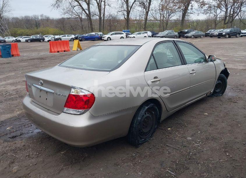 Photo 4 of 2005 Toyota Camry LE (VIN 4T1BE32KX5U049910)