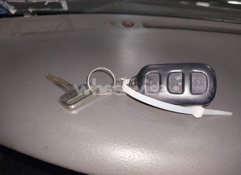 Photo 11 of 2005 Toyota Camry LE (VIN 4T1BE32KX5U054671)