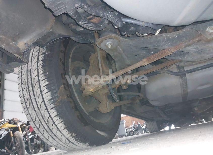 Photo 13 of 2005 Toyota Camry LE (VIN 4T1BE32KX5U054671)