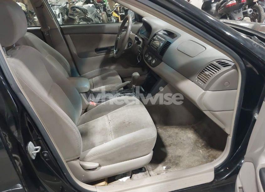 Photo 5 of 2005 Toyota Camry LE (VIN 4T1BE32KX5U054671)