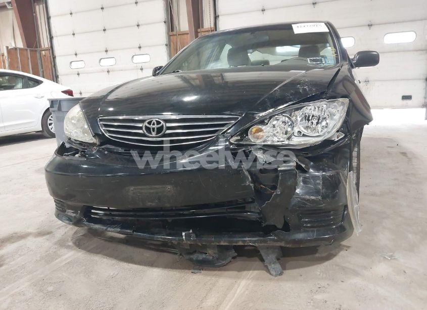 Photo 6 of 2005 Toyota Camry LE (VIN 4T1BE32KX5U054671)