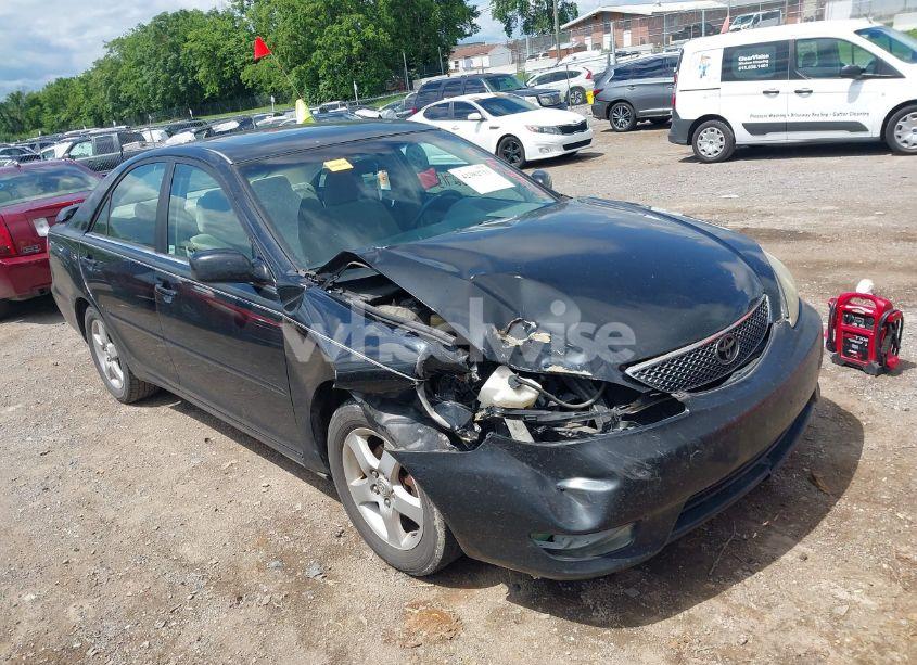 2005 Toyota Camry SE (VIN 4T1BE32KX5U069767) main photo