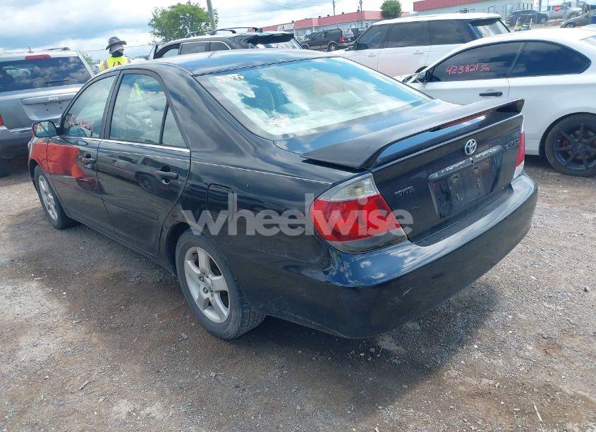 Photo 3 of 2005 Toyota Camry SE (VIN 4T1BE32KX5U069767)