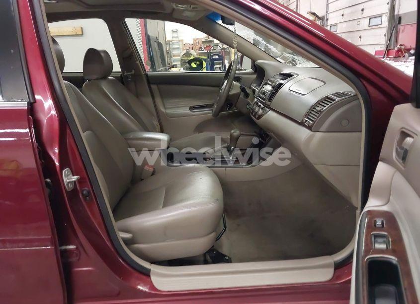 Photo 5 of 2005 Toyota Camry LE (VIN 4T1BE32KX5U072815)