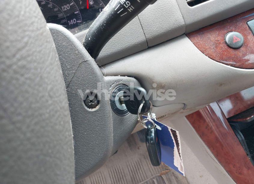 Photo 11 of 2005 Toyota Camry XLE (VIN 4T1BE32KX5U088853)