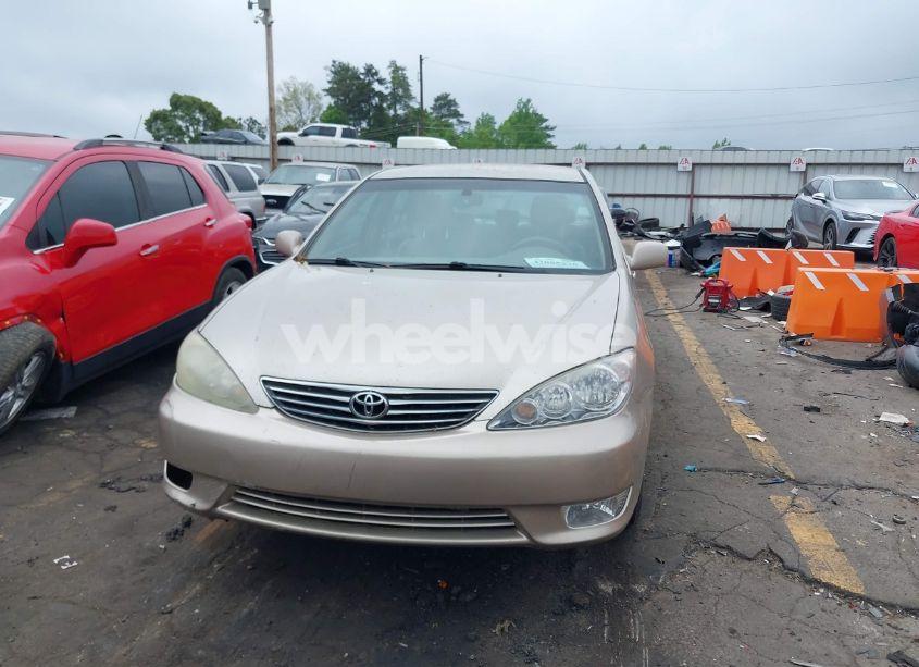 Photo 12 of 2005 Toyota Camry XLE (VIN 4T1BE32KX5U088853)