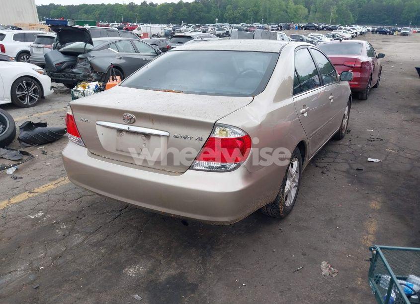 Photo 4 of 2005 Toyota Camry XLE (VIN 4T1BE32KX5U088853)