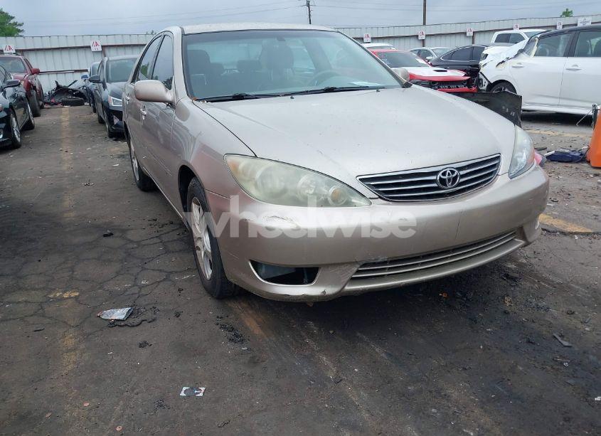 Photo 6 of 2005 Toyota Camry XLE (VIN 4T1BE32KX5U088853)