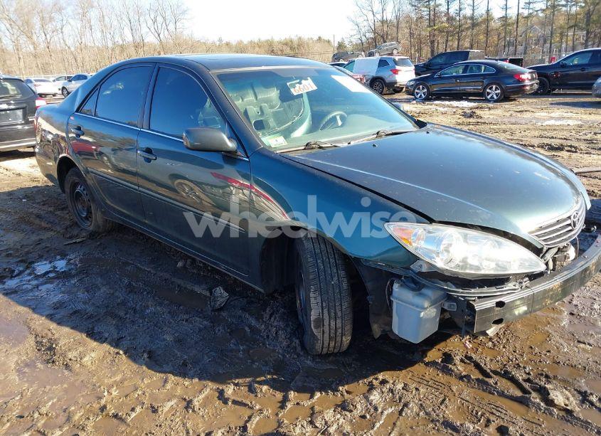 2005 Toyota Camry LE (VIN 4T1BE32KX5U091929) main photo