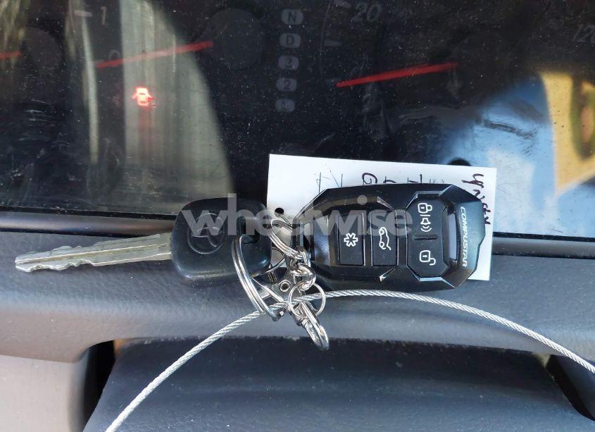 Photo 11 of 2005 Toyota Camry LE (VIN 4T1BE32KX5U091929)