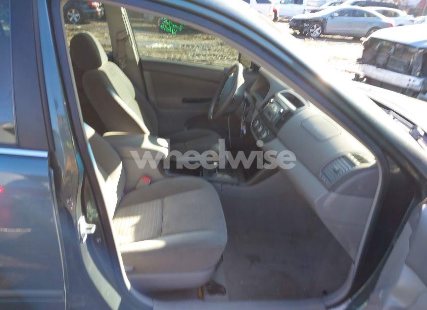 Photo 5 of 2005 Toyota Camry LE (VIN 4T1BE32KX5U091929)