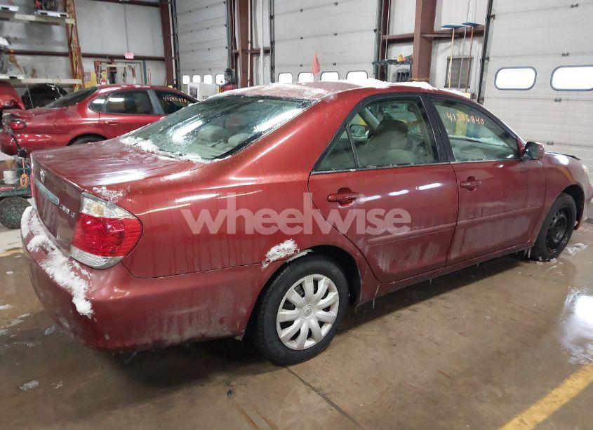 Photo 4 of 2005 Toyota Camry LE (VIN 4T1BE32KX5U096743)