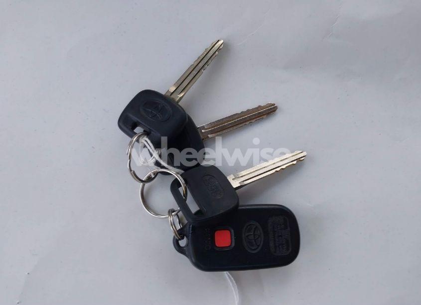 Photo 11 of 2005 Toyota Camry LE (VIN 4T1BE32KX5U388862)