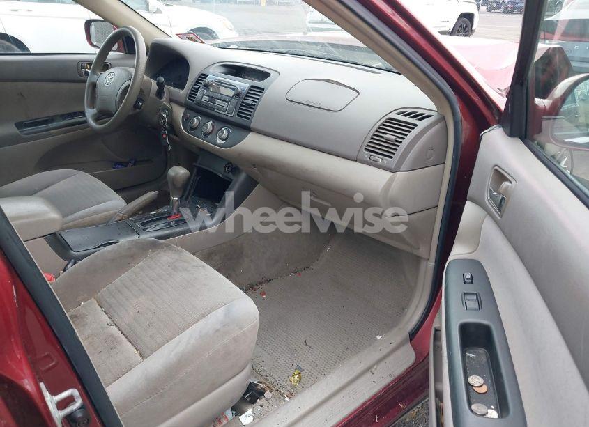 Photo 5 of 2005 Toyota Camry LE (VIN 4T1BE32KX5U388862)