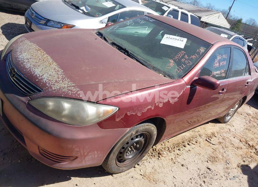 Photo 2 of 2005 Toyota Camry LE (VIN 4T1BE32KX5U393334)