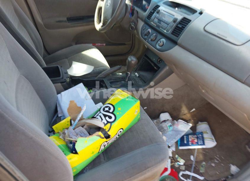 Photo 5 of 2005 Toyota Camry LE (VIN 4T1BE32KX5U393334)