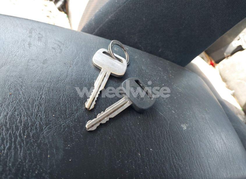 Photo 11 of 2005 Toyota Camry SE (VIN 4T1BE32KX5U518803)