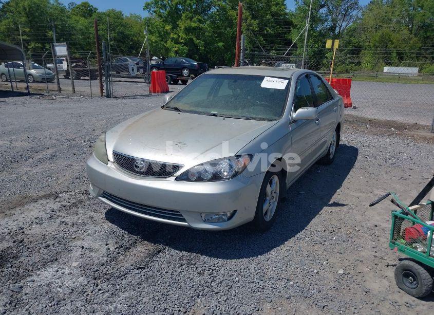Photo 2 of 2005 Toyota Camry SE (VIN 4T1BE32KX5U518803)